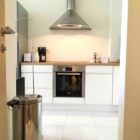 Modern Apartment, 24/7 Security, Free Parking Belgrade