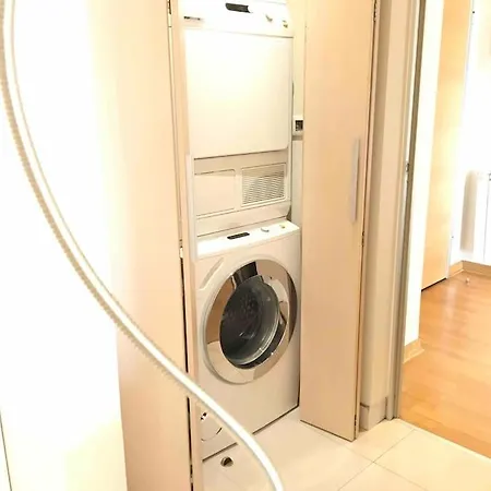 Apartment Modern Apartment, 24/7 Security, Free Parking *