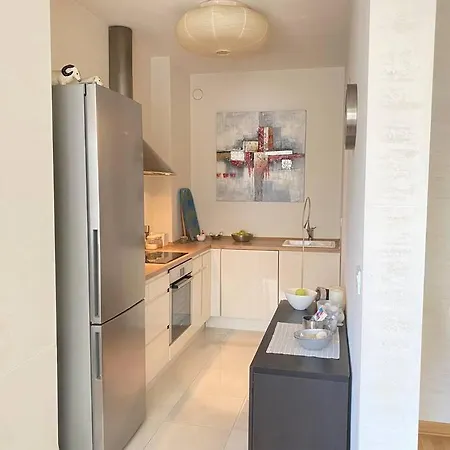 Modern Apartment, 24/7 Security, Free Parking *